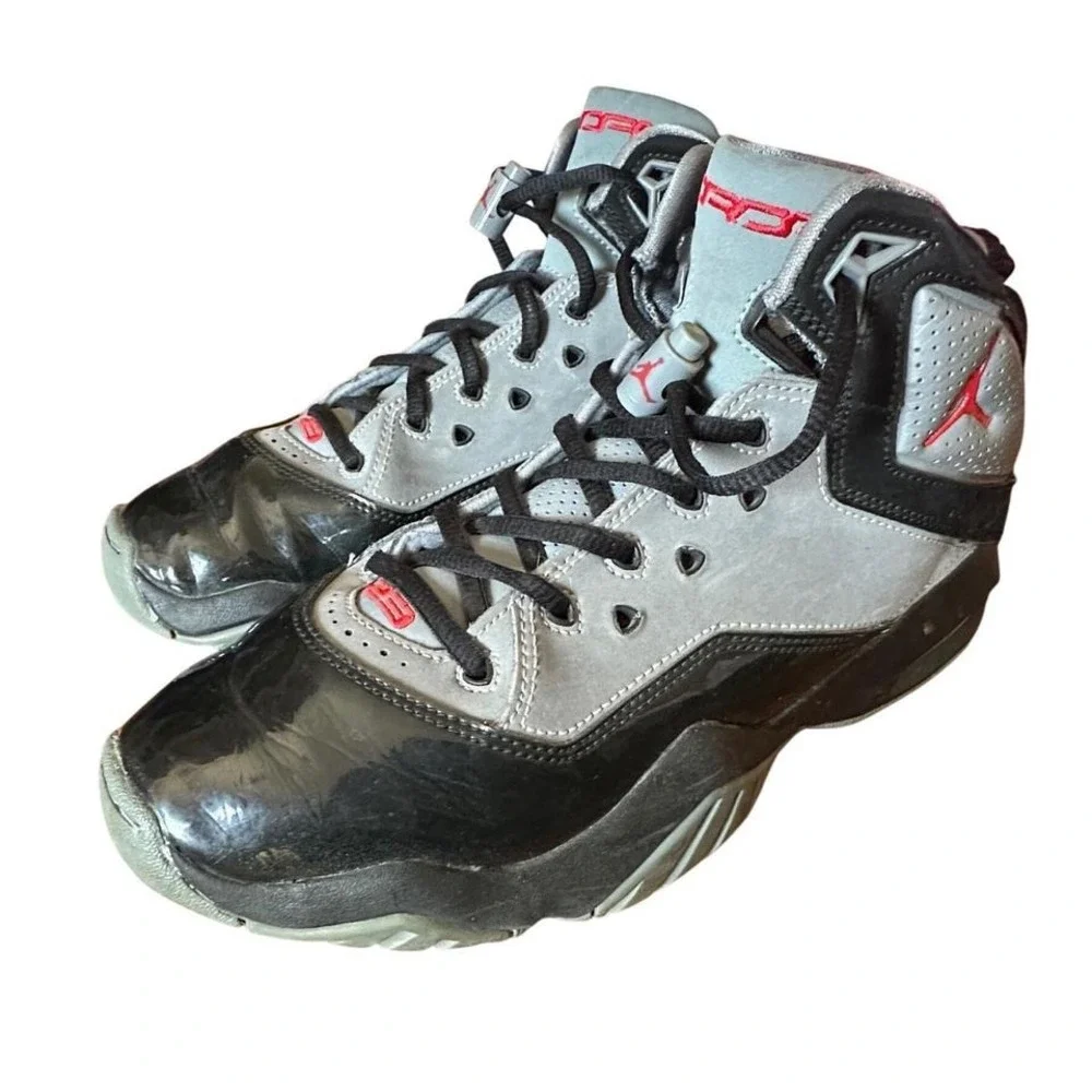 Jordan Max Aura Black‎ Wolf Grey Red Basketball Shoes CQ9449-001 Mens 8.5